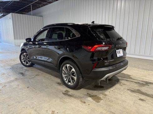 Used 2024 Ford Escape Platinum image 4