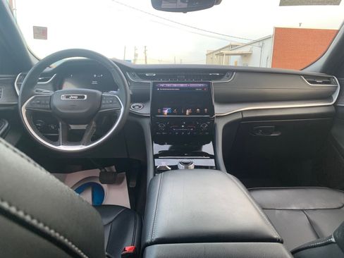 Used 2024 Jeep Grand Cherokee Limited image 26