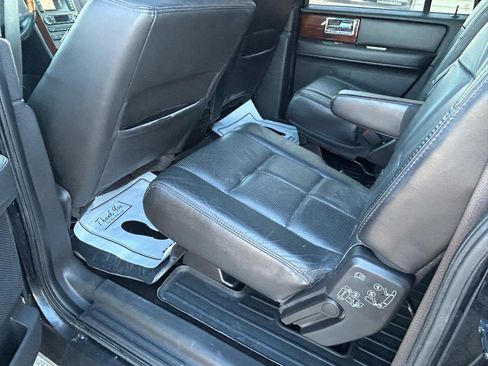 Used 2014 Lincoln Navigator L 4WD image 9