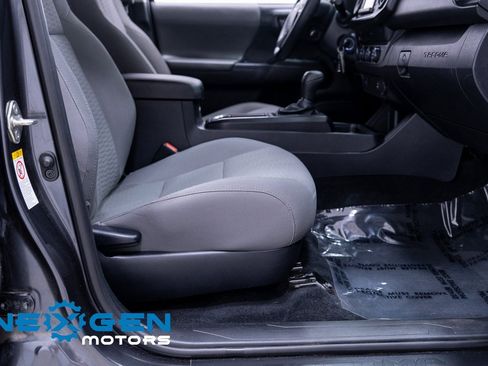 Used 2019 Toyota Tacoma SR image 46