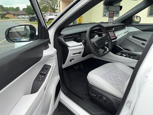 New 2026 Jeep Cherokee Overland AWD/4WD image 18