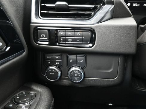 Used 2025 GMC Yukon Denali image 21