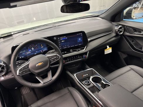 New 2026 Chevrolet Equinox LT w/ Convenience Package II FWD image 21