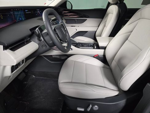 New 2026 Lincoln Nautilus Premier image 12