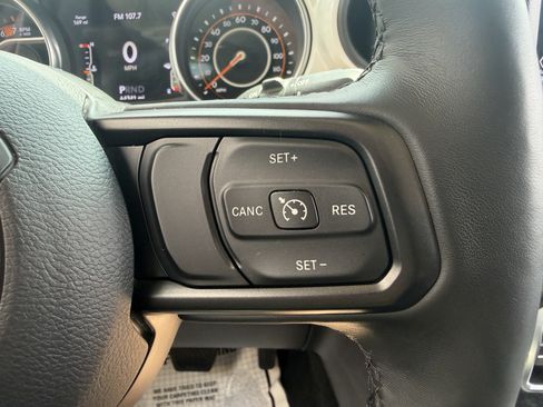 Used 2021 Jeep Wrangler Unlimited Sport AWD/4WD image 37