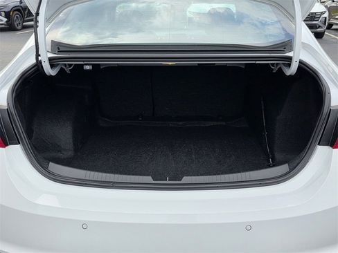 Used 2024 Chevrolet Malibu LT image 24