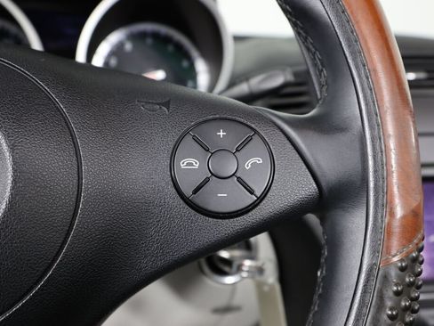 Used 2010 Mercedes-Benz SLK 350 image 24