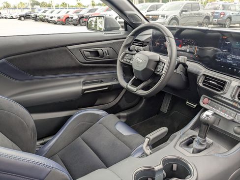 New 2025 Ford Mustang Dark Horse image 3