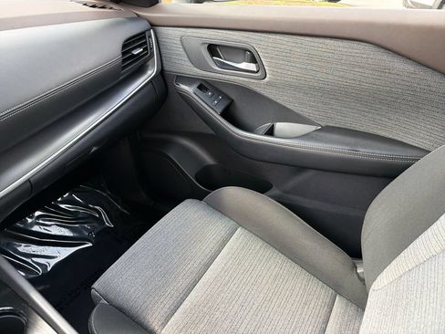 Used 2023 Nissan Rogue SV FWD image 30