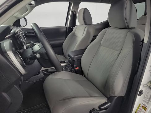 Used 2017 Toyota Tacoma SR5 AWD/4WD image 15