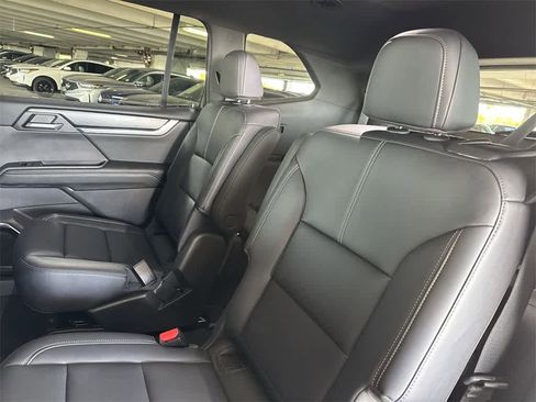 Used 2024 GMC Acadia Elevation image 22