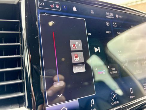 Used 2021 Chrysler Pacifica Touring-L FWD image 23