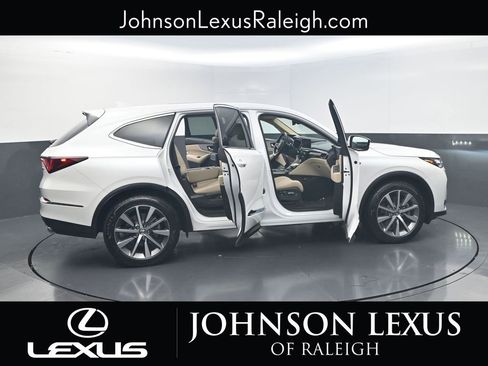 Used 2025 Acura MDX SH-AWD w/ Technology Package image 24