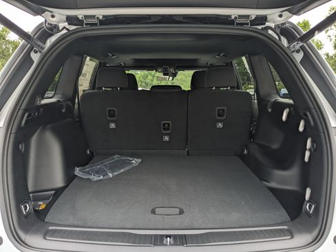 New 2025 Jeep Grand Cherokee Laredo X w/ Luxury Tech Group I image 12