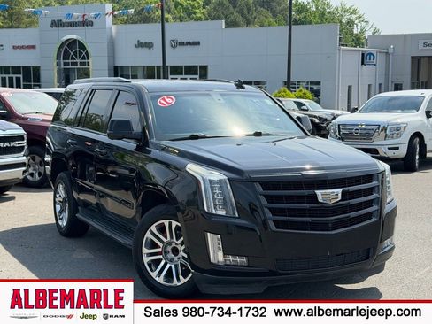 Used 2016 Cadillac Escalade 2WD image 1