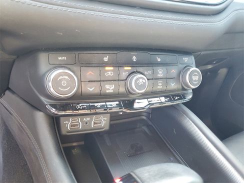 Used 2021 Dodge Durango GT image 25