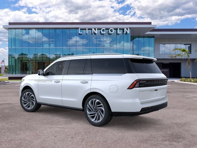 New 2026 Lincoln Navigator Reserve AWD/4WD image 4
