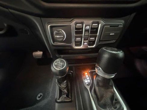 Certified 2022 Jeep Wrangler Unlimited Sport AWD/4WD image 21