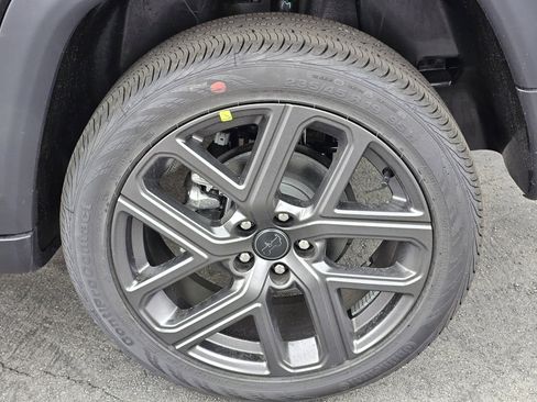 New 2026 Jeep Compass Limited image 9