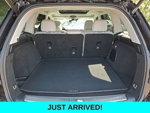 Used 2022 Jeep Grand Cherokee Summit AWD/4WD image 28