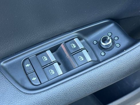 Used 2017 Audi Q7 3.0T Prestige image 11