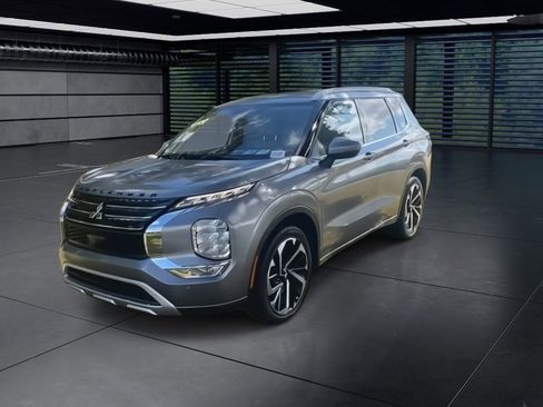 Used 2022 Mitsubishi Outlander SEL image 4