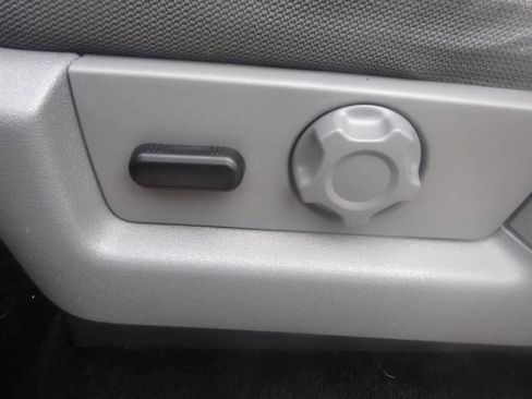 Used 2012 Ford F150 XLT w/ XLT Chrome Pkg image 38