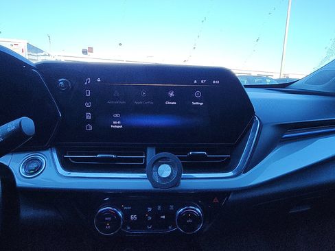 Used 2024 Chevrolet Trax LT w/ Driver Confidence Package FWD image 14