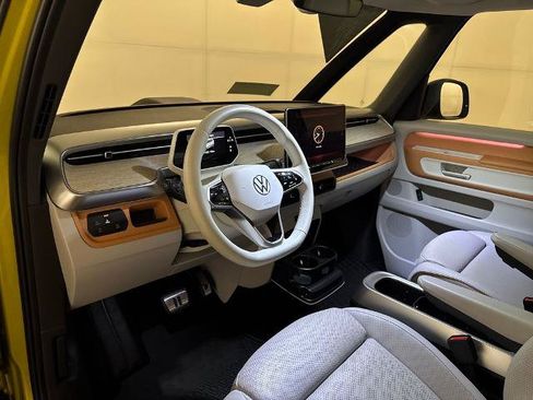 Used 2025 Volkswagen ID. Buzz 1st Edition RWD image 4