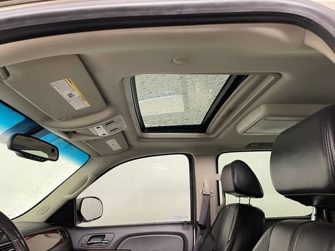 Used 2008 GMC Yukon XL SLT image 16