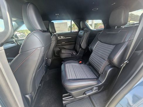 New 2026 Ford Explorer ST-Line w/ ST-Line Street Pack image 12