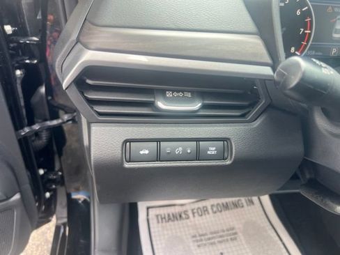 Used 2025 Nissan Altima 2.5 SV FWD image 15