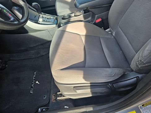 Used 2013 Hyundai Elantra GLS w/ Preferred Pkg image 13