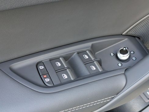 Certified 2024 Audi Q5 e Premium Plus w/ Premium Plus Package image 11