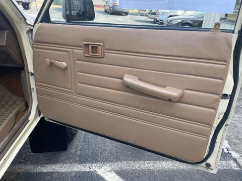 Used 1987 Toyota Pickup 4x4 Regular Cab image 26