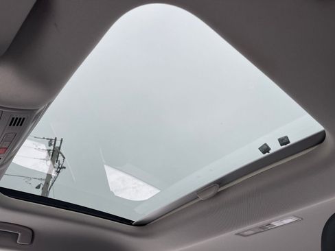 Used 2025 Volkswagen Jetta SE image 24