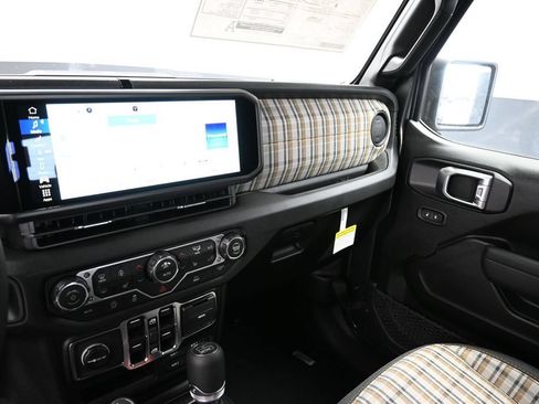 New 2026 Jeep Gladiator Sport AWD/4WD image 16