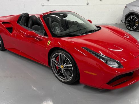 Used 2019 Ferrari 488 Spider RWD image 2