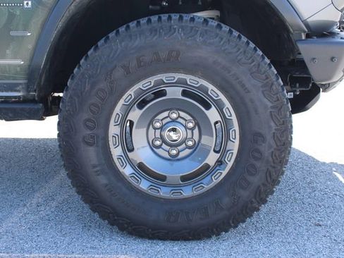 Used 2024 Ford Bronco Everglades image 36