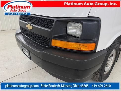 Used 2017 Chevrolet Express 3500 Extended RWD image 50