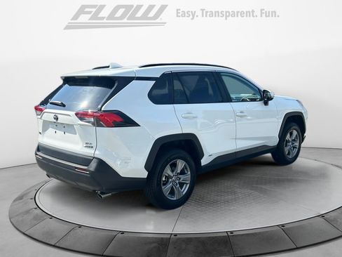 Used 2022 Toyota RAV4 XLE w/ Convenience Package AWD/4WD image 9