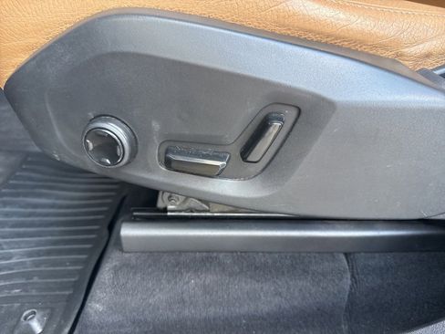 Used 2018 Volvo XC90 T6 Momentum w/ Convenience Package image 33