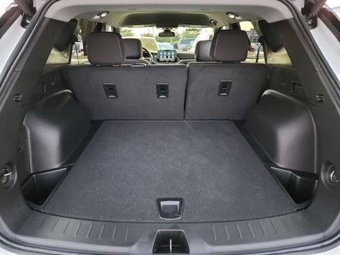 Used 2025 Chevrolet Blazer LT w/ Convenience Package FWD image 39