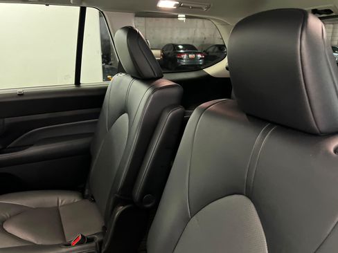 Used 2024 Toyota Grand Highlander AWD Hybrid image 21