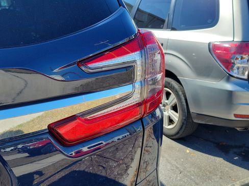 Used 2023 Subaru Ascent Touring image 7