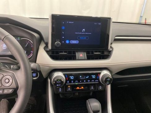 Used 2025 Toyota RAV4 XLE w/ Convenience Package image 20