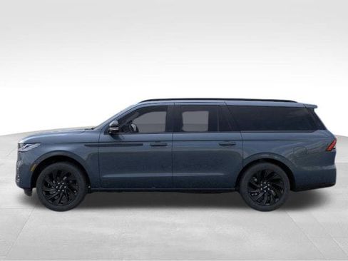 New 2025 Lincoln Navigator L Reserve w/ Jet Appearance Package image 33
