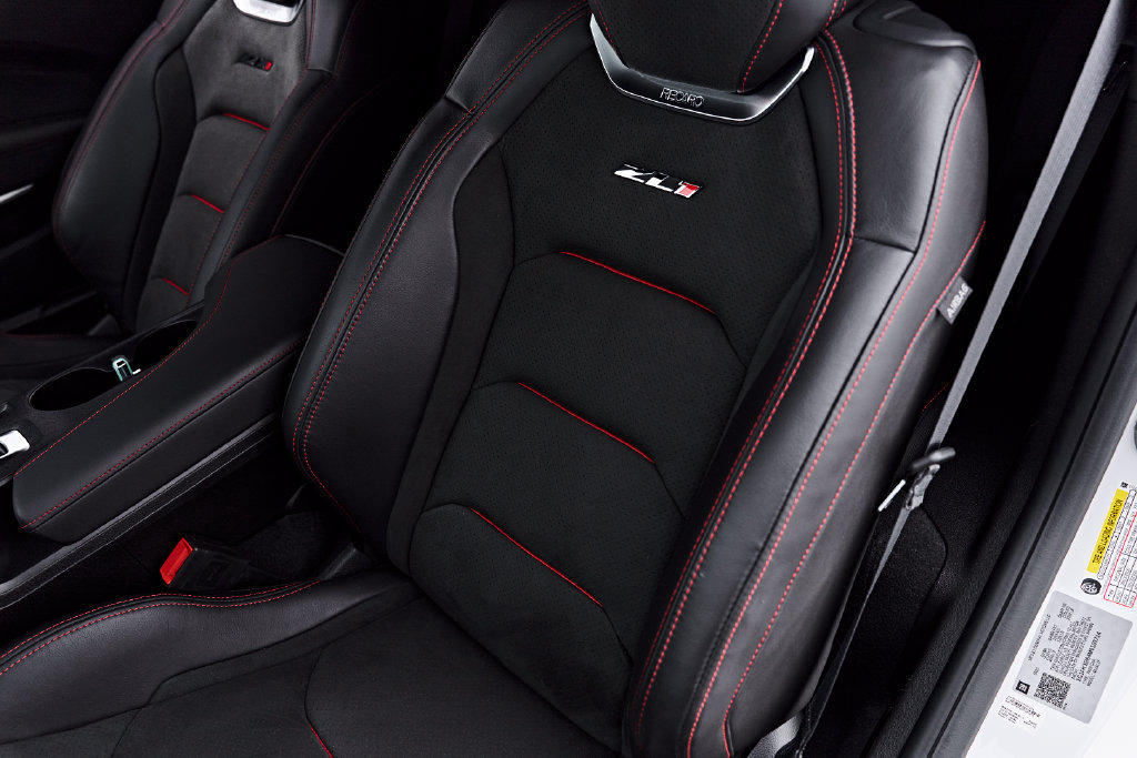 Used 2021 Chevrolet Camaro ZL1 RWD image 57