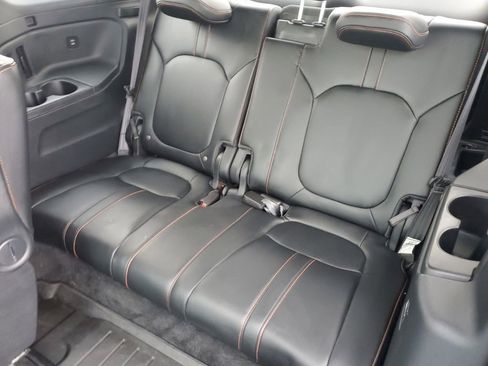 Used 2025 Honda Pilot TrailSport image 26