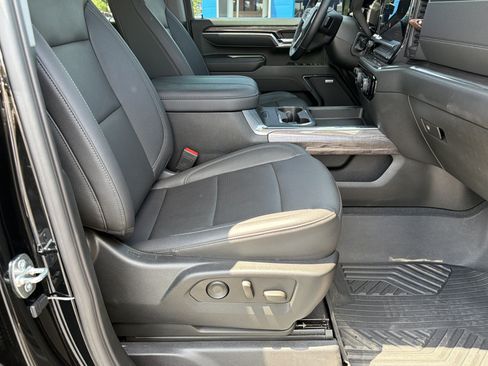 Used 2024 Chevrolet Silverado 2500 LTZ w/ LTZ Convenience Package AWD/4WD image 18